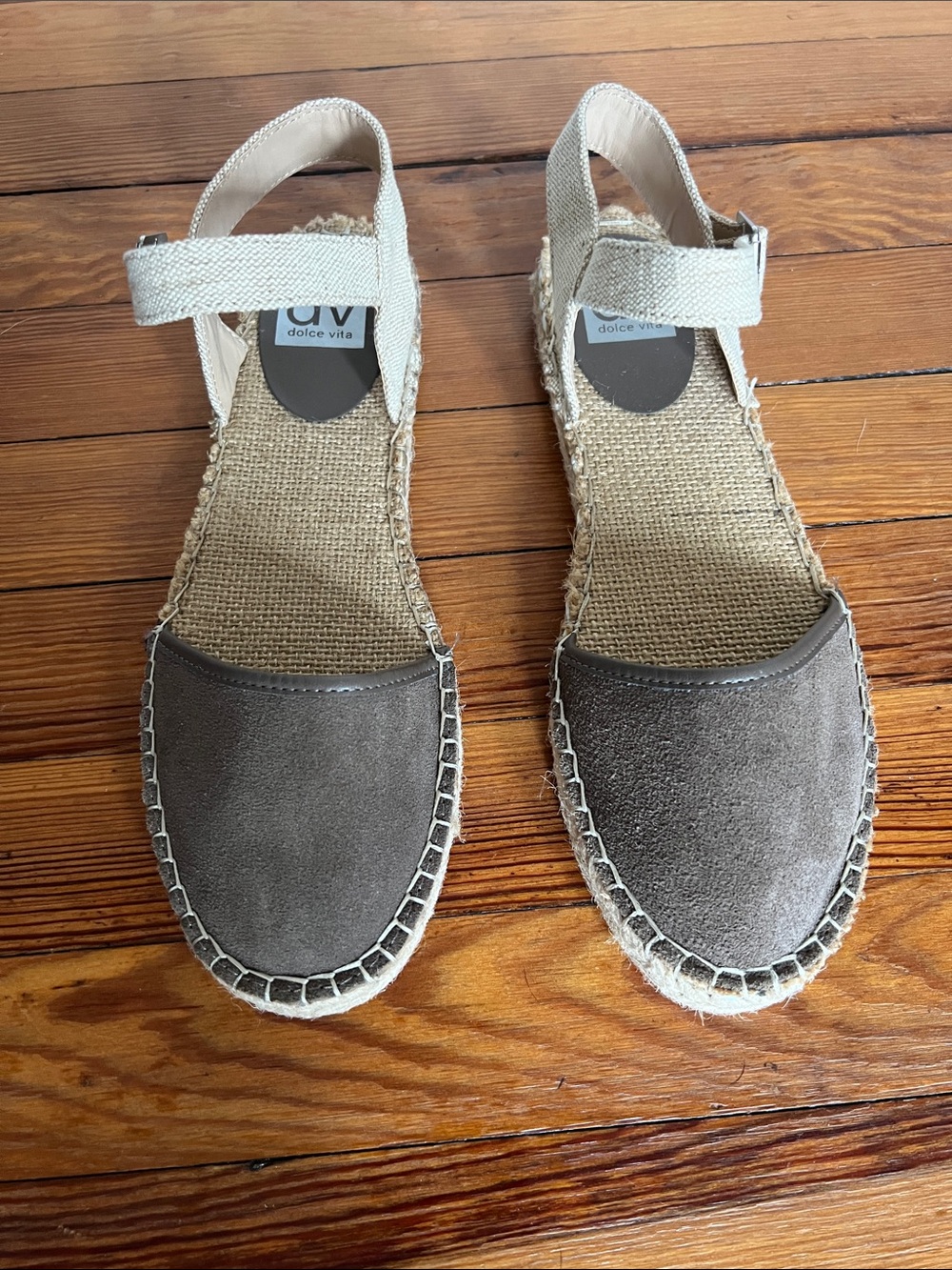 DV Dolce Vita Taupe Suede Flat Espadrilles Ankle Strap Sandals Size 8.5